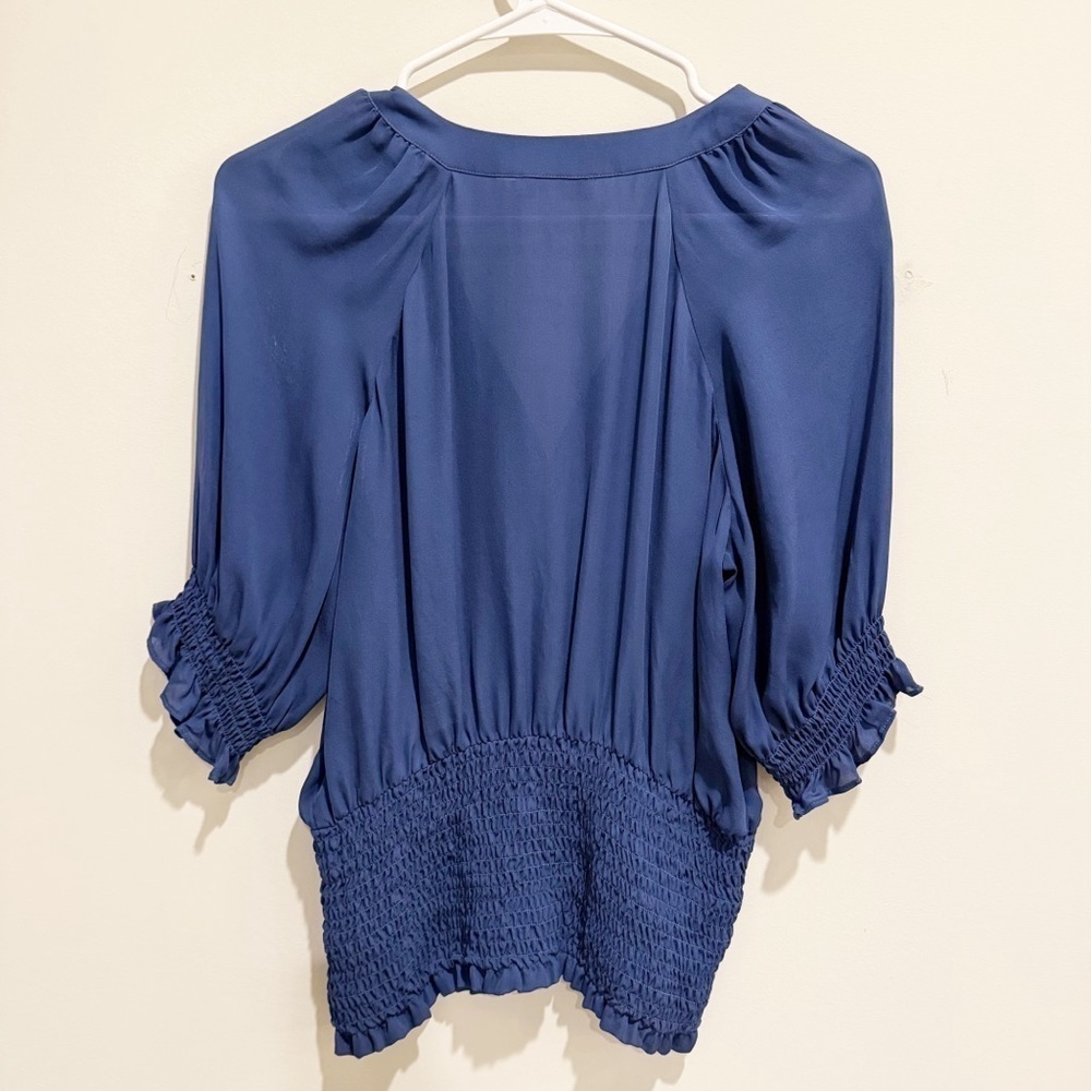Parker Women's Short Sleeve, Button Front Silk Blouse with Smocking M - Picture 10 of 10